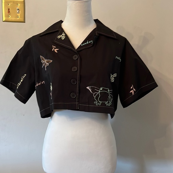 Brand new patchy button up - Picture 1 of 3